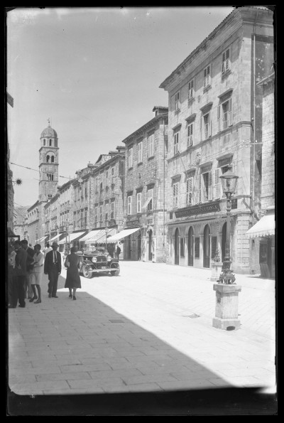 06 DBK, TRGOVAČKA BANKA I SALON WEISS_a.jpg